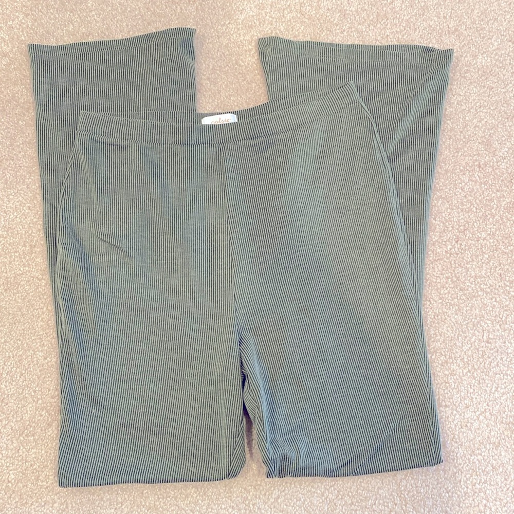 Soft Ribbed Flare Pants